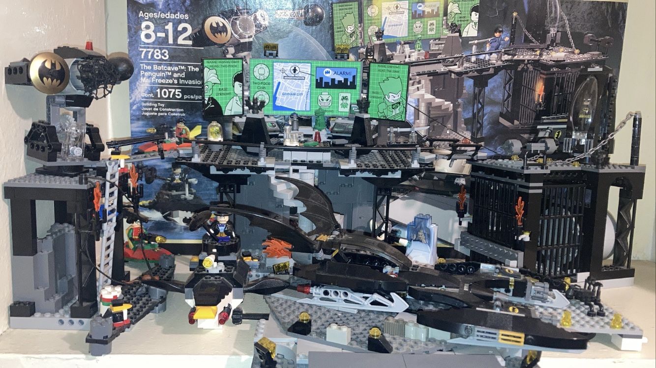 Lego Batman The Batcave The Penguin and Freeze Invasion Set 7783