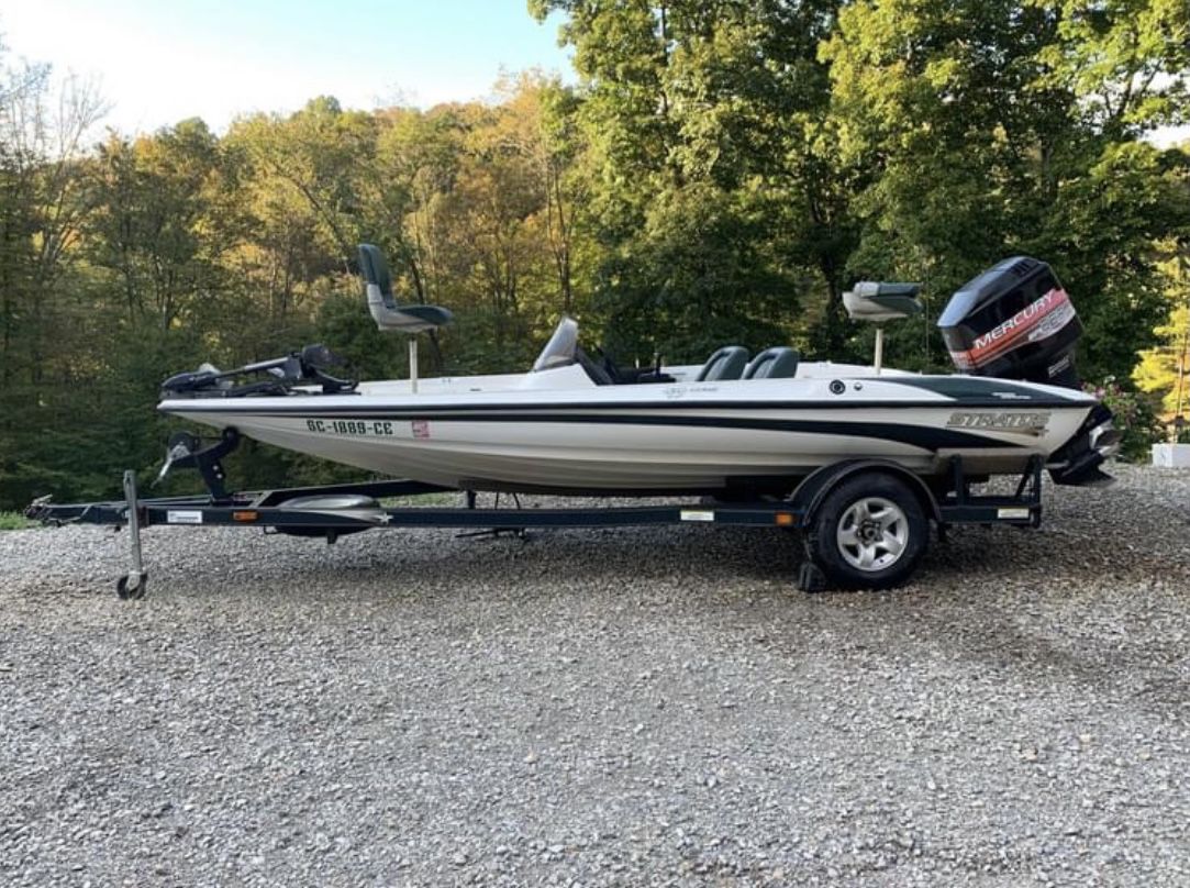 2000 Stratos Bass Boat 