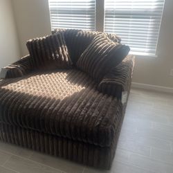 Midnight Madness Oversized Chaise Lounge USB/Cupholders