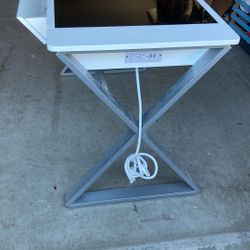 WHITE DESK