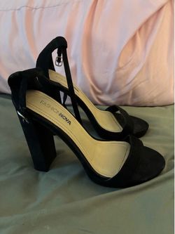 Black Fashion Nova Heels- Size 6