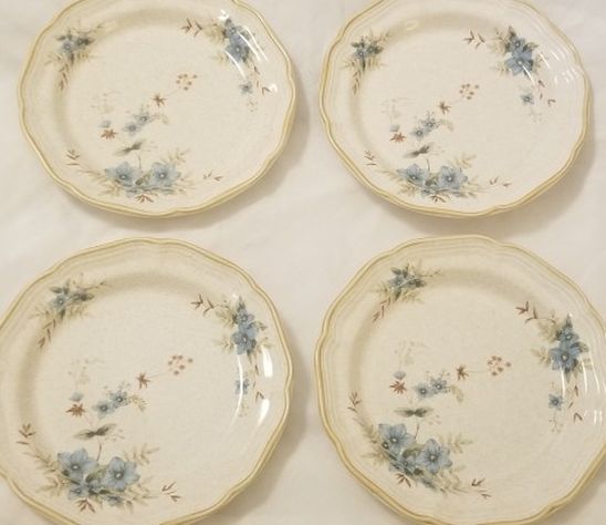 China Set of 4 Mikasa Garden Club DAY DREAMS Dinner Plates
