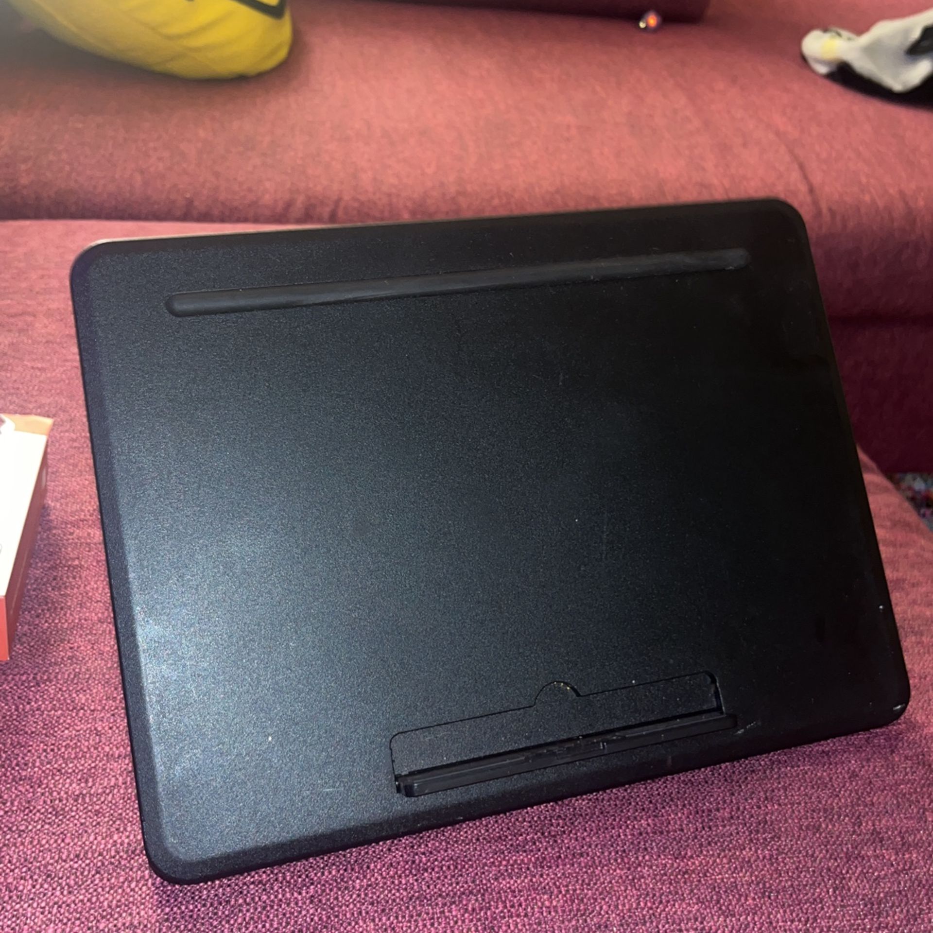Tablet/laptop Holder 