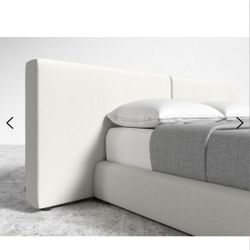 
Product: Rove Concepts - Kaye Slipcover Bed-King-Corduroy https://offerup.com/redirect/?o=VmVsdmV0LVNpbGtzdG9uZS5yb3ZlY29uY2VwdHMuY29tL2theWUtc2xpcGN