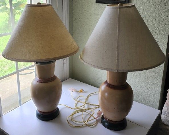 2 Lamps
