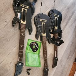 Xbox One And 360 GUITAR HERO LIVE WITH 2 DONGLE AND 3 Guitars. 