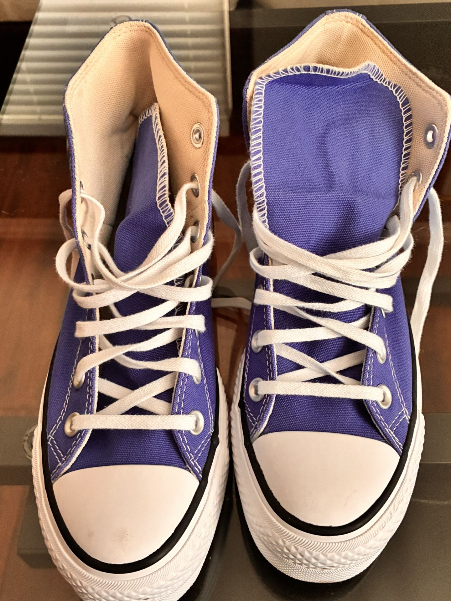 Blue high top converse Size 7