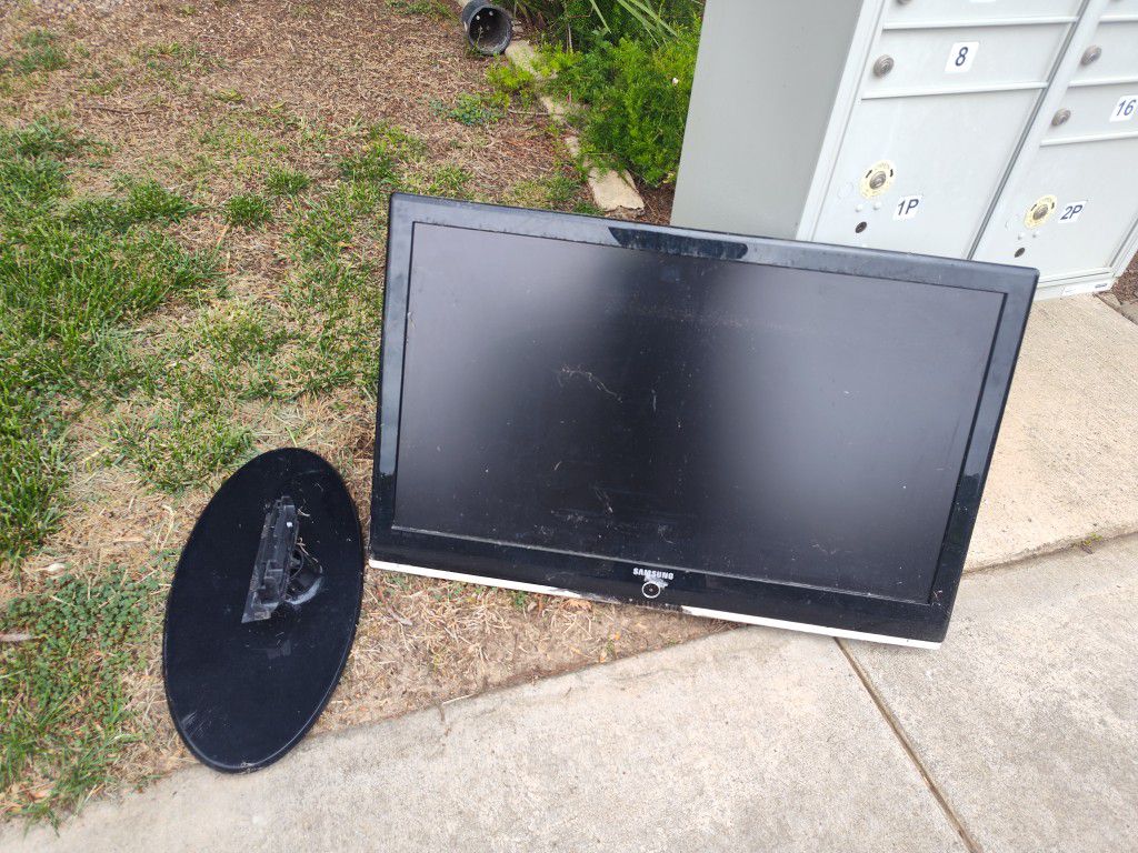 Free Broken Garbage TV