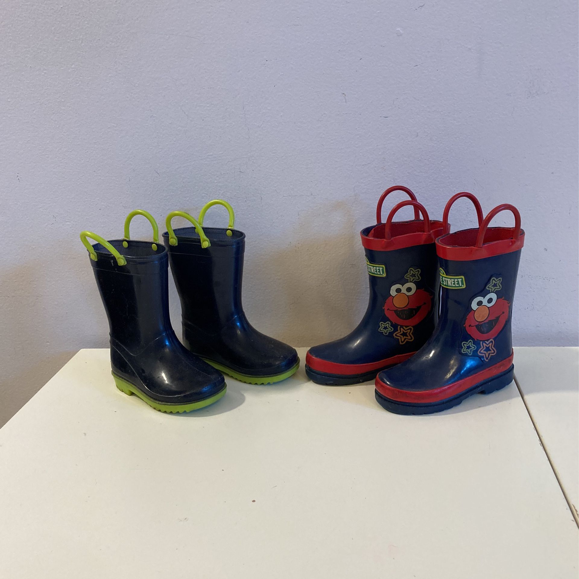 Children’s rain boots **$7 per pair** Description & Sizes Below ⬇️