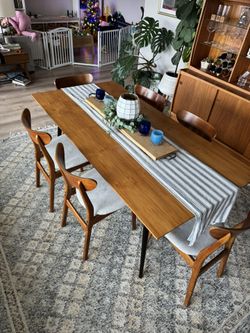 Dining Table, Mid-Century Modern