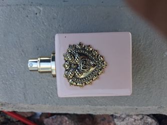 DOLCE GABBBANA BOTTLE FELL FROM CAR LOST TOP Got scratched ,and bottle is full 100% authentic