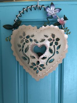 Valentine’s Day indoor or outdoor decoration or any romantic occasion.  Vintage Style Heart❤️