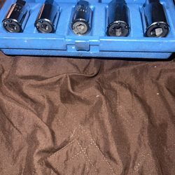 Five Piece Metric Stud Puller Set