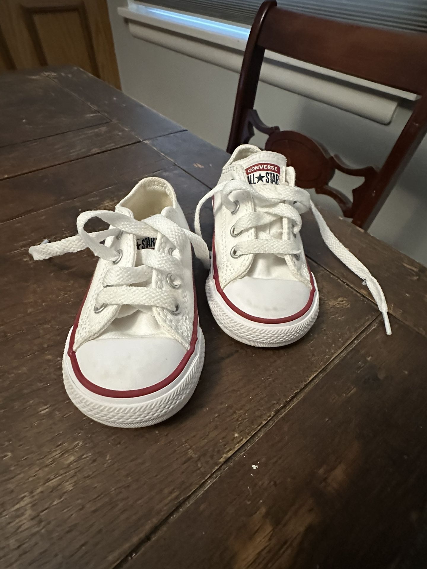 Converse White Low Top Toddler Size 5