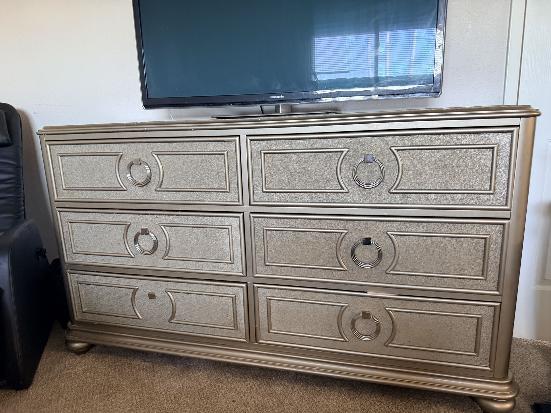 Dresser Set