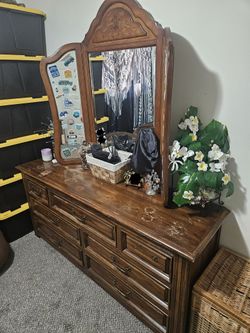 Dresser Set