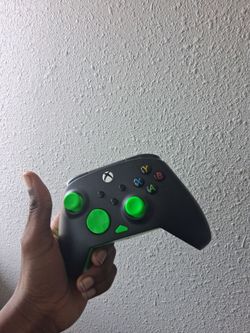 X box controller Plug in type c charger.