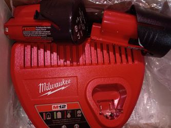 Milwaukee charger starter and 2 battery packs
