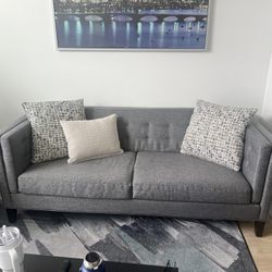 Jordan’s Furniture Gray Couch. Like New Condition