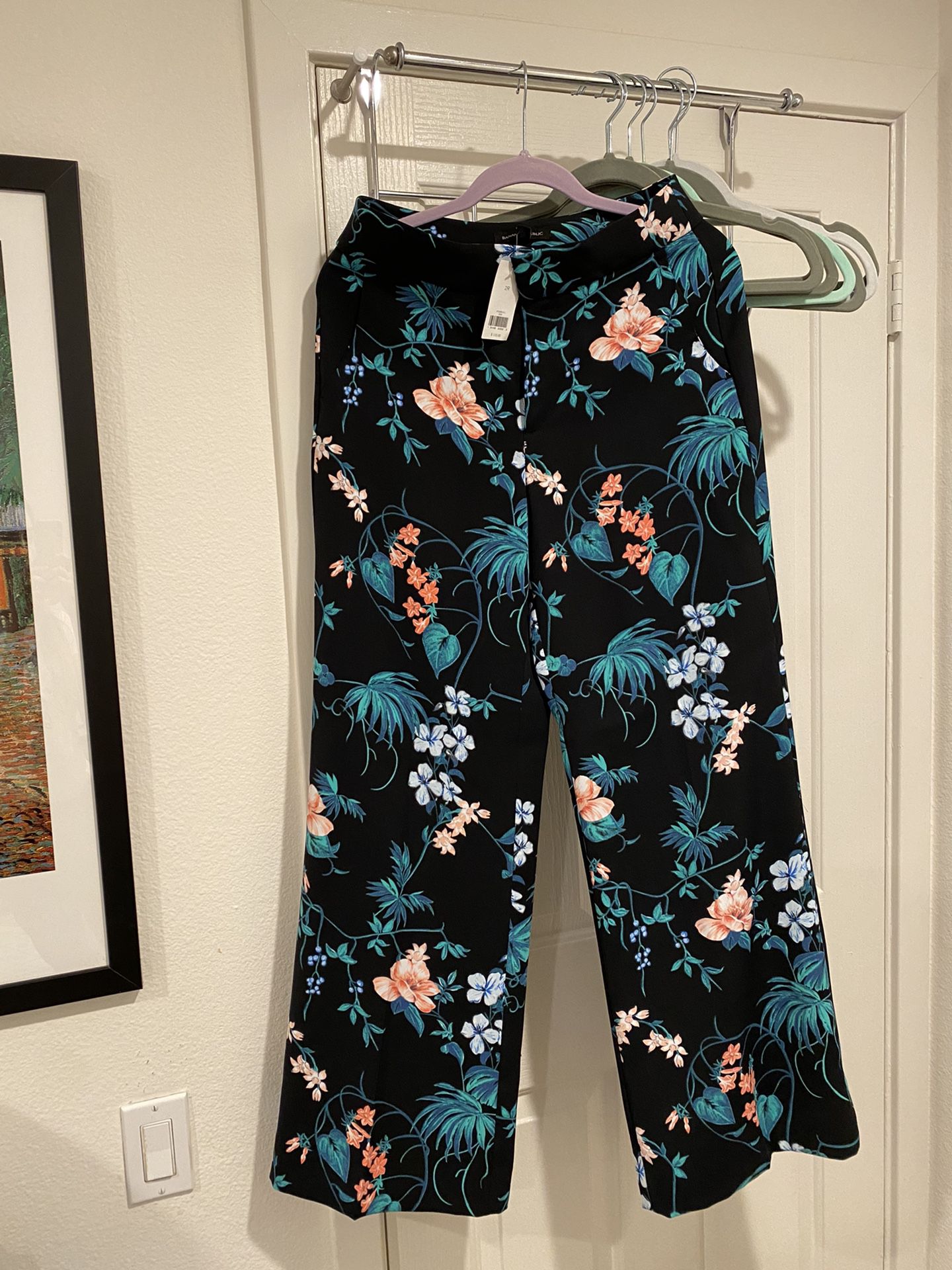 Pants Floral Women  Size 2R New With Tag