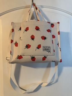 Strawberry 🍓purse 