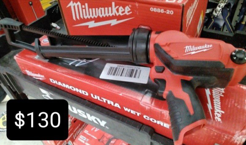 MILWAUKKE Cordless 10 Oz Caulk And Adhesive Gun 2441-20 
