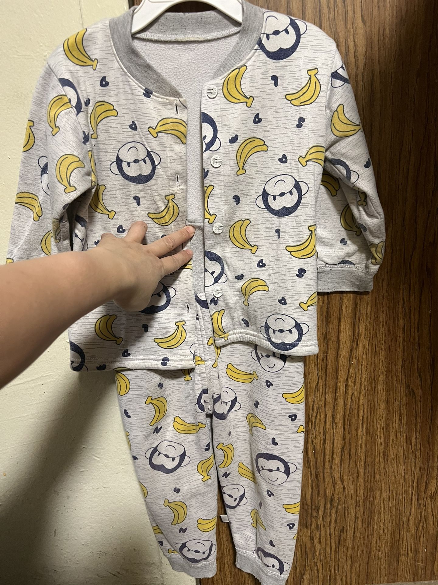 Free baby winter thick clothes，suitable for under 4 years old kid