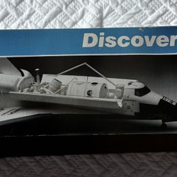 Space Shuttle Discovery orbiter by Revell 1988