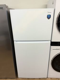 MIDEA TOP/BOTTOM REFRIGERATOR.