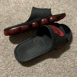 Nike Vapormax slides RARE limited edition sold out everywhere can’t get em size 9