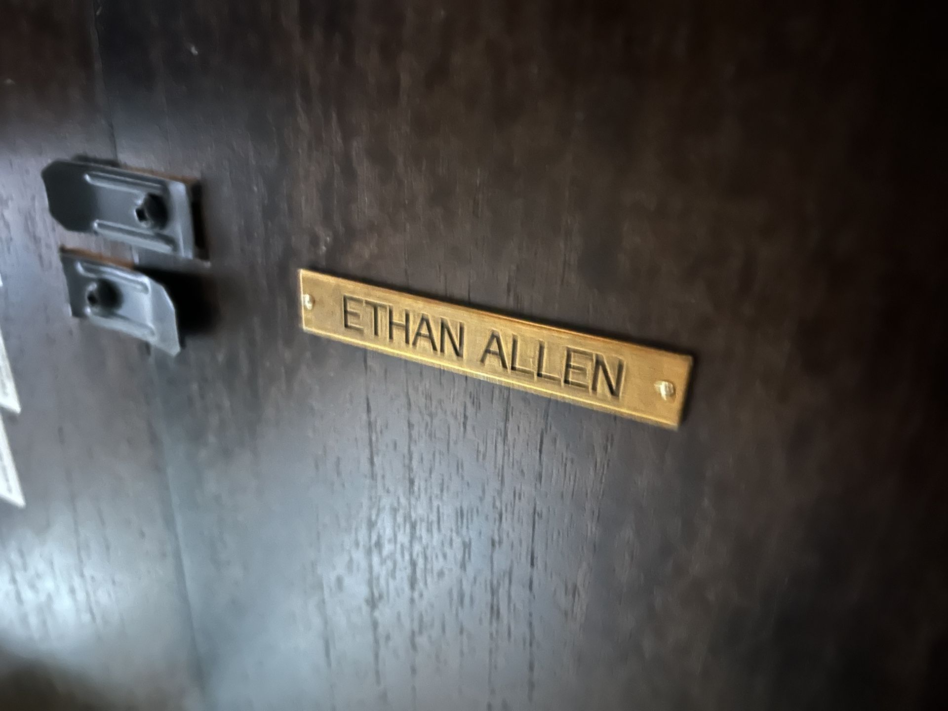 Ethan Allen Sanders Dining Table and Chairs for Sale in Holiday, FL