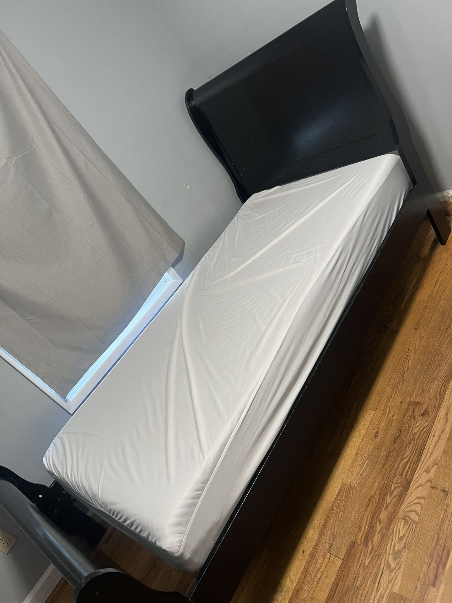 Twin Beds 