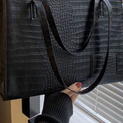 Woman  Crocodile Shoulder Bag
