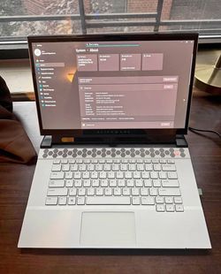 Alienware m15 R3 Gaming Laptop – i9 / RTX 2070 Super / 32GB RAM