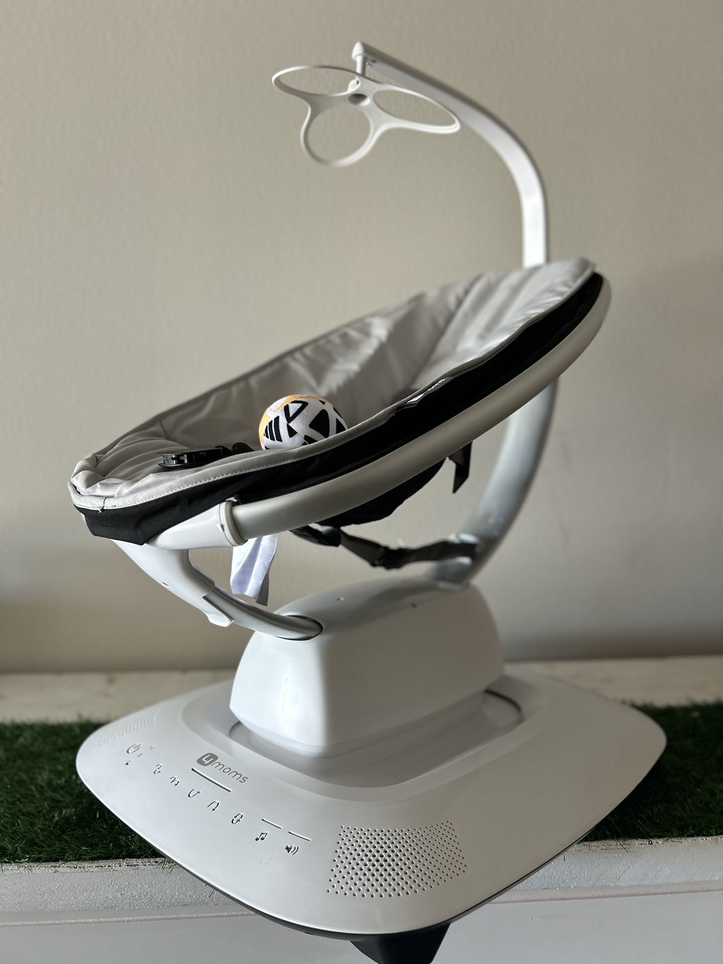 4moms MamaRoo Multi-motion Baby Swing