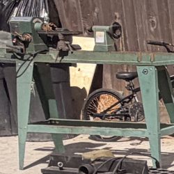 Wood lathe