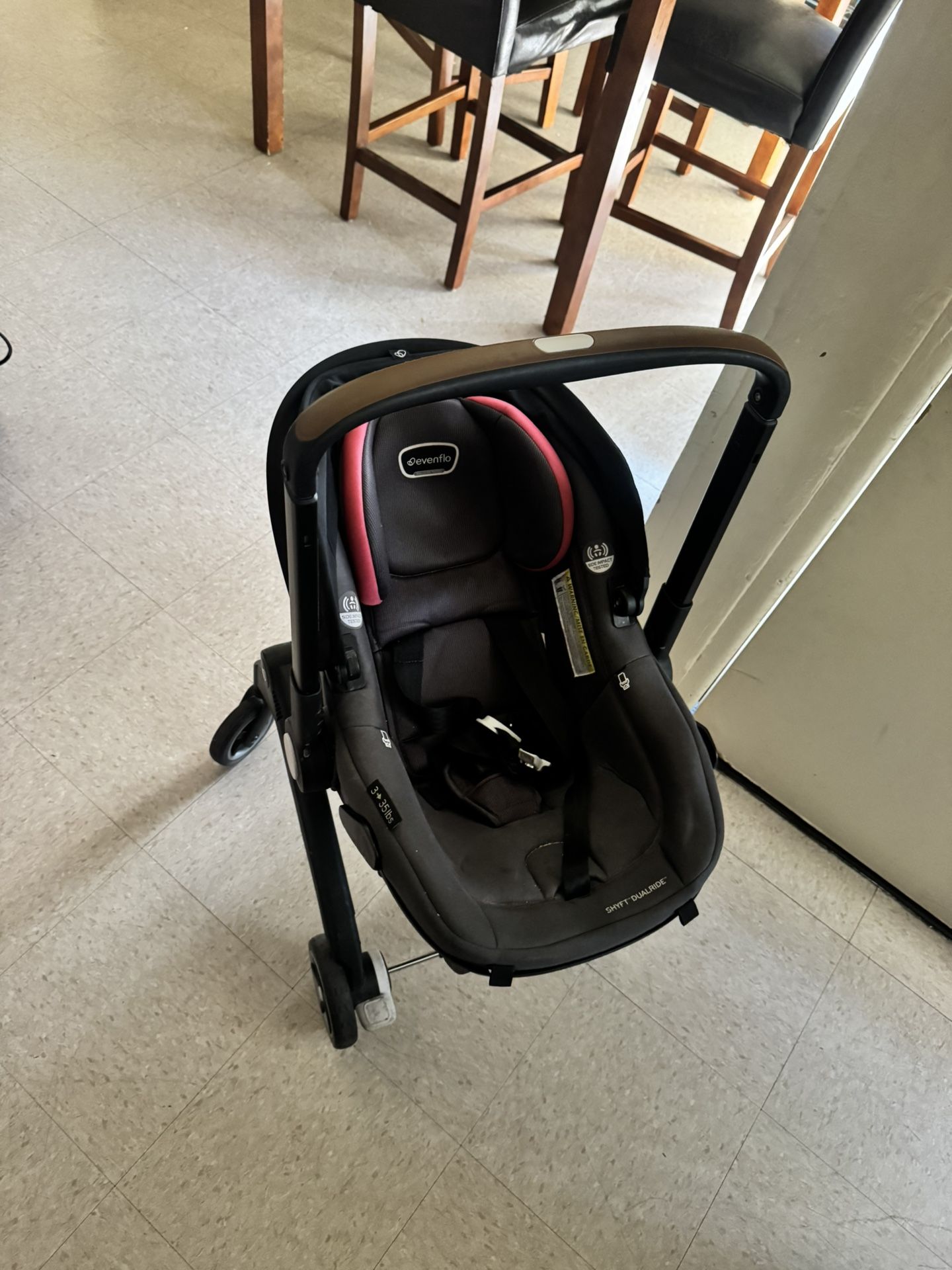 Asiento De Bebé Y Carriola