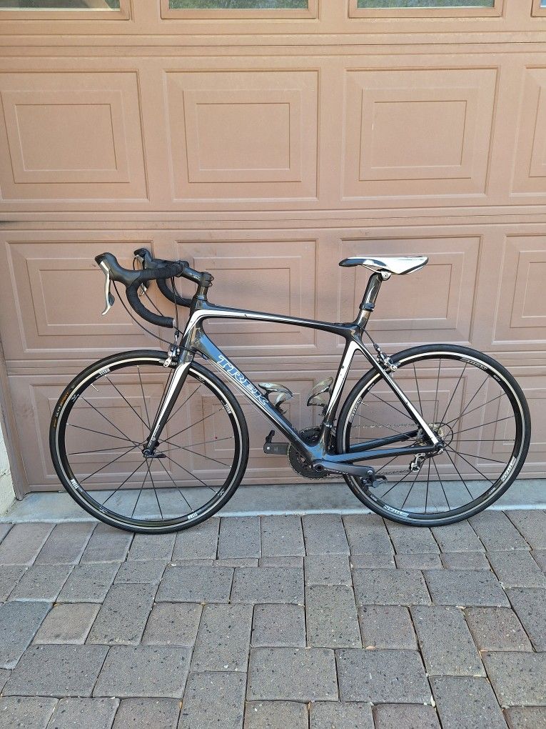 TREK MADONE 5.2 CARBON RAOD BIKE 700 C WHEELS LIKE NEW ( CHECK MY OTHER BIKES)
