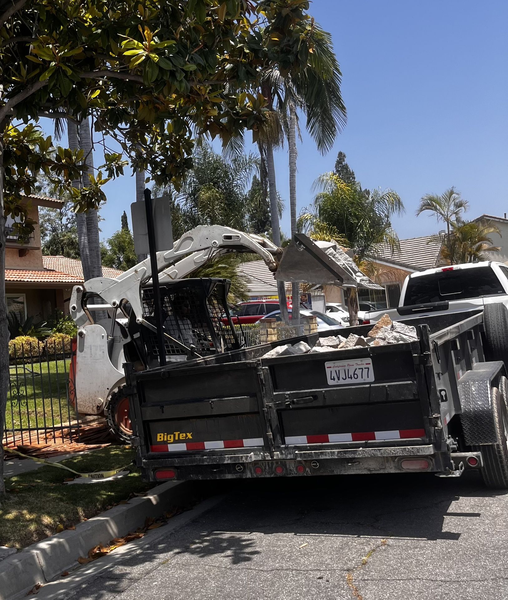 Dumpster +bobcat 4 H@uL!NG