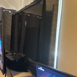 Huge 118 Lb LG tv