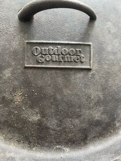 Black iron skillet pot