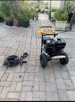 4400 PSI 4.0 GPM Gas Pressure Washer with 420cc Engine, Triplex Pump, Commercial Cold Water Power Washer