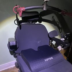 Quantum q6 edge hd power chair