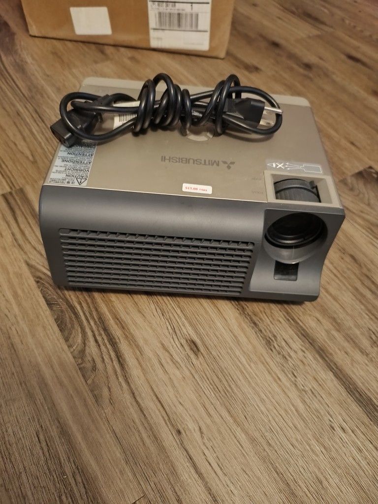 Mitsubishi Projector Xd206u