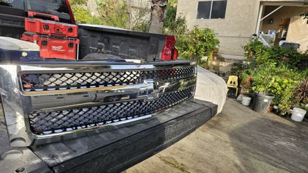 Oem GM 2007-2012 Silverado 1500 Chrome Grill