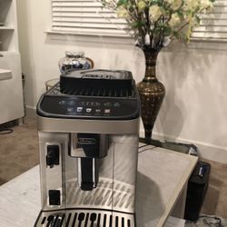 DeLonghi Magnetically Eco Coffee maker