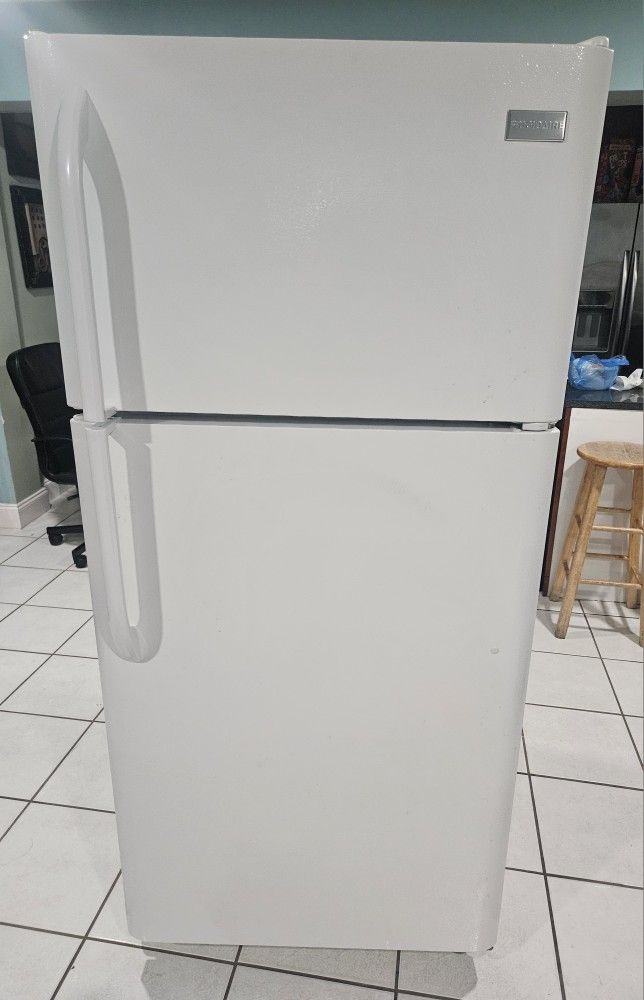 Refri In Good Condition 28 Wide