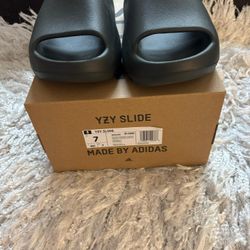 Onyx YZY Slide 