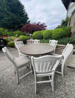Charming dining set with 6 high chairs. Table has rustic wood. Great for family meals. And Farmhouse style console table. Excellent condition.