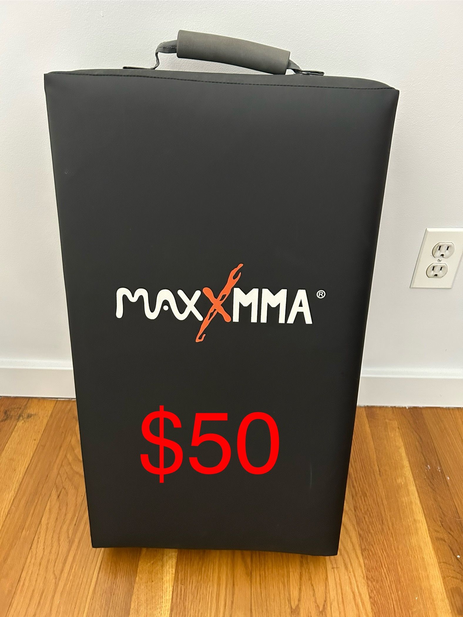 Punching Pad + Taekwondo Kick Pads